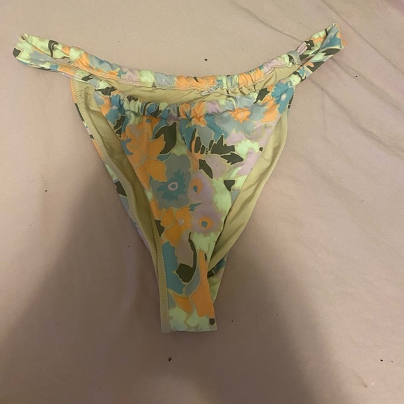 RVCV swim bottoms side Med - Picture 1 of 2